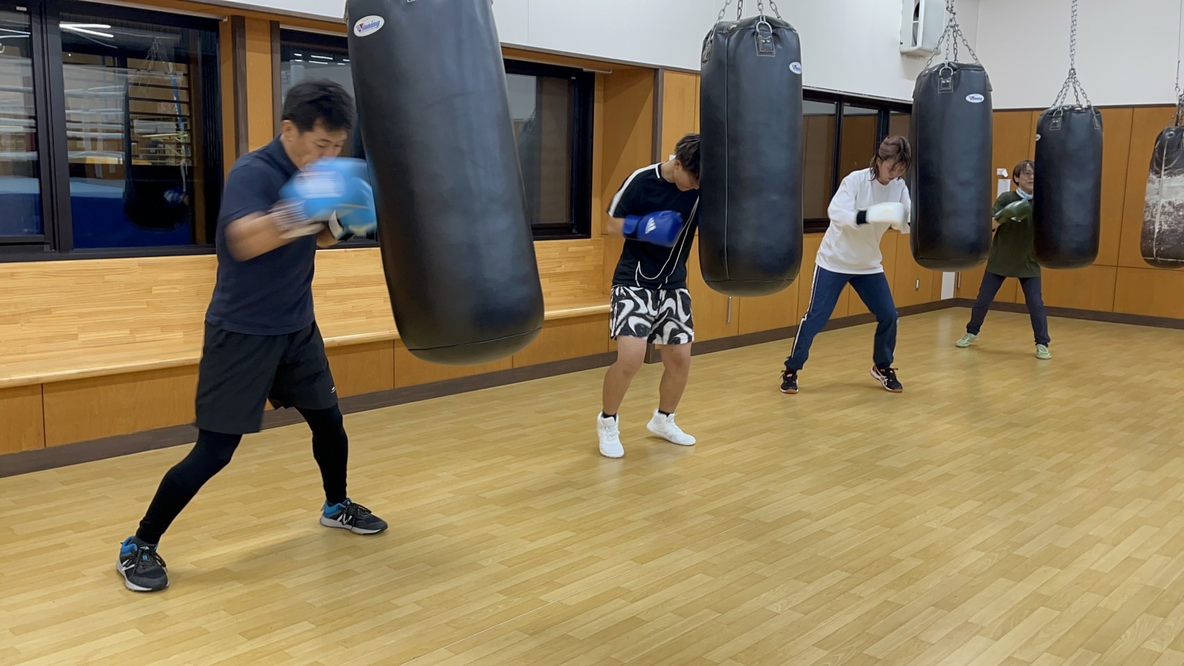 サンドバッグ打ち